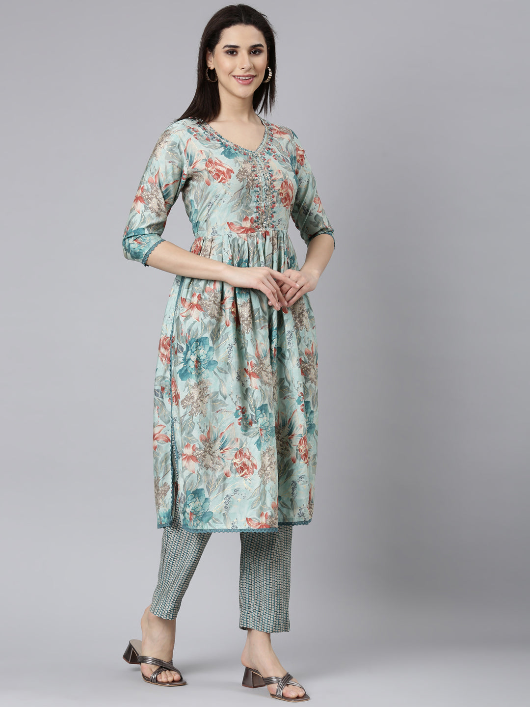 Neerus Blue printed floral straight suit set - back view