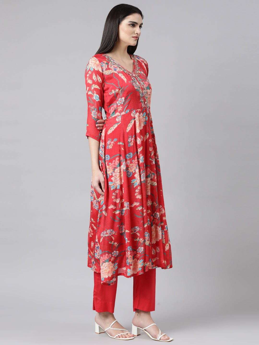 Neerus Red Georgette Printed Suit Set - back view