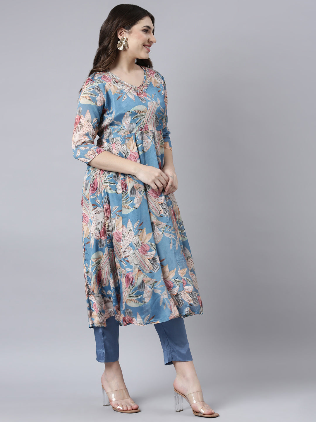 Neerus Blue printed floral straight suit set - back view