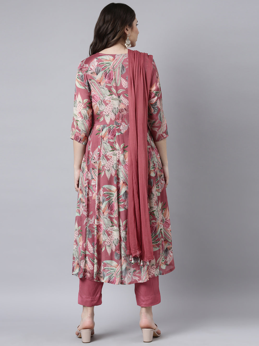 Neerus Pink printed floral suit set - side view