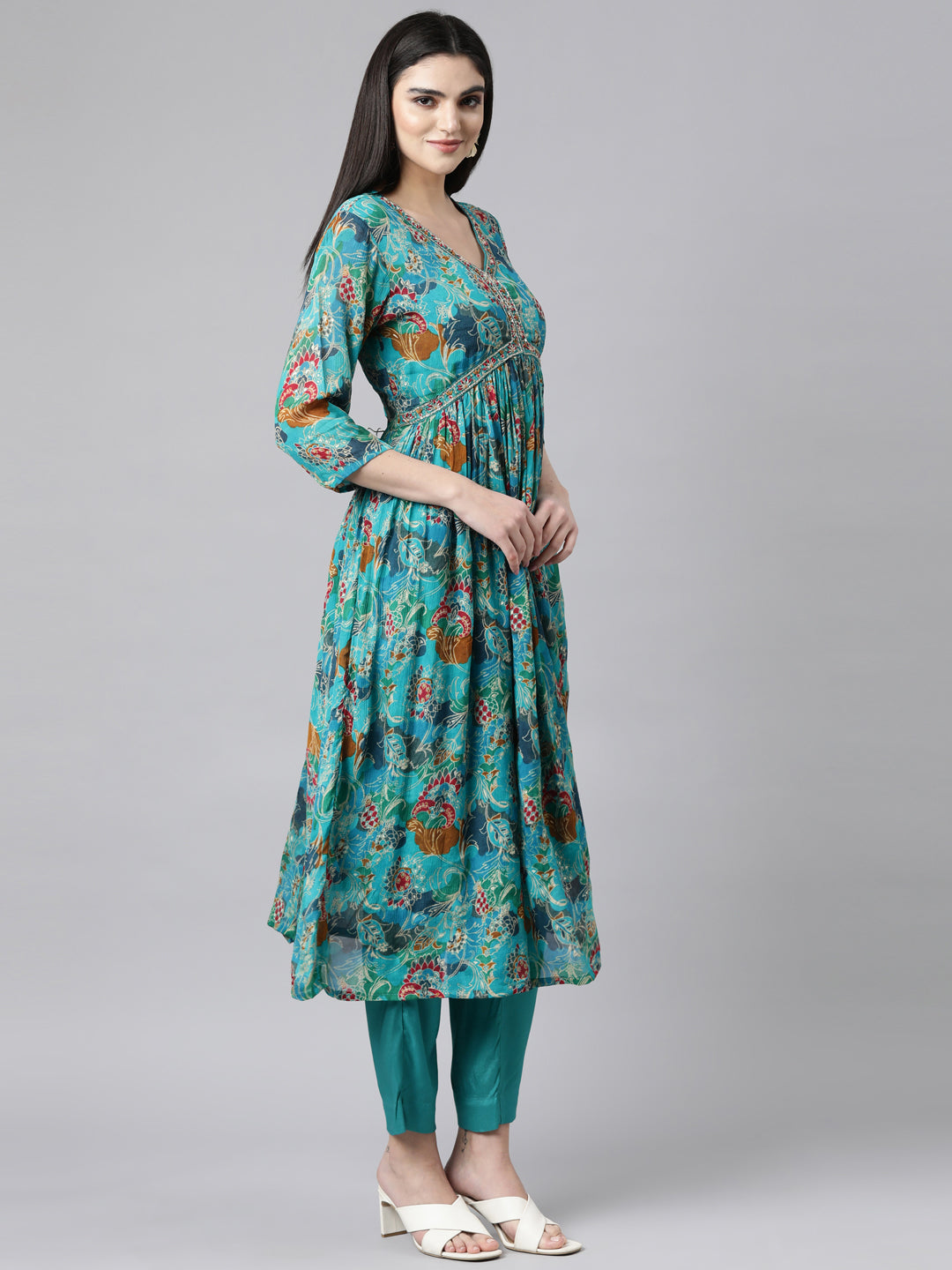 Neerus Green printed floral suit set straight kurta with trouser and dupatta - back view