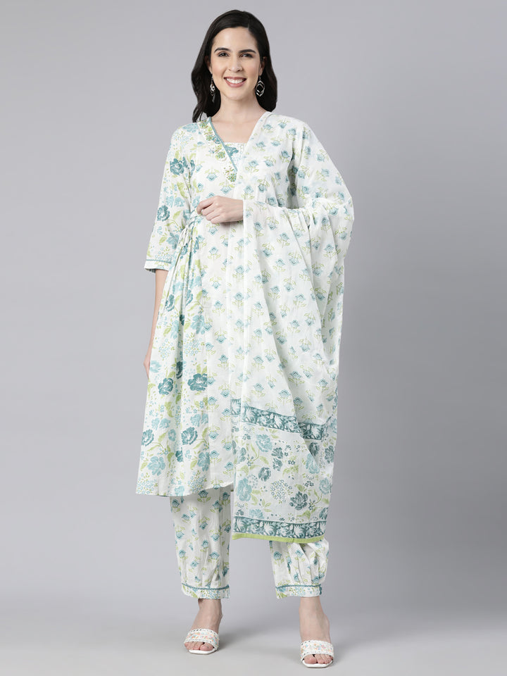 Neerus Green cotton printed suit set - front view