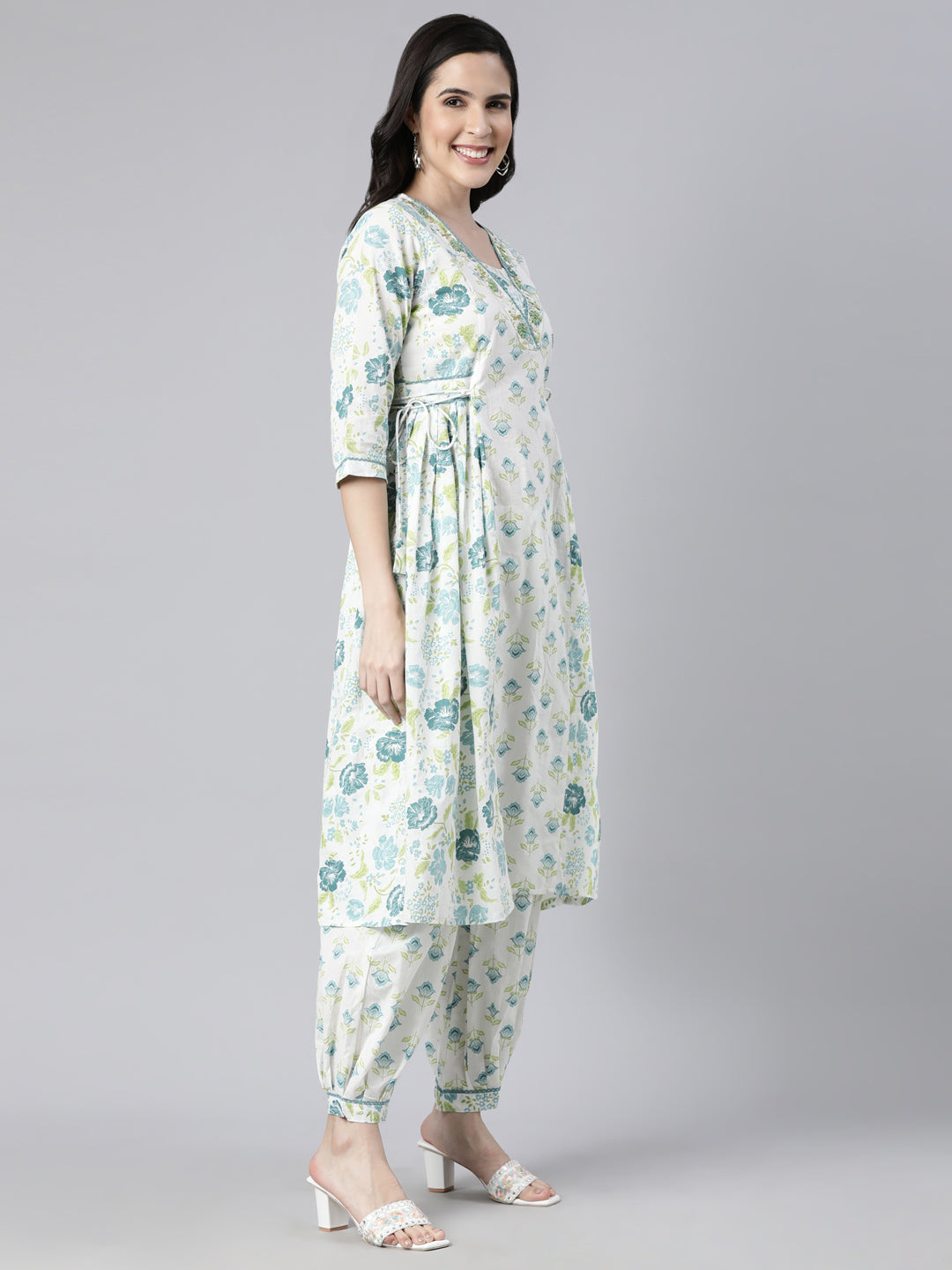 Neerus Green cotton printed suit set - back view