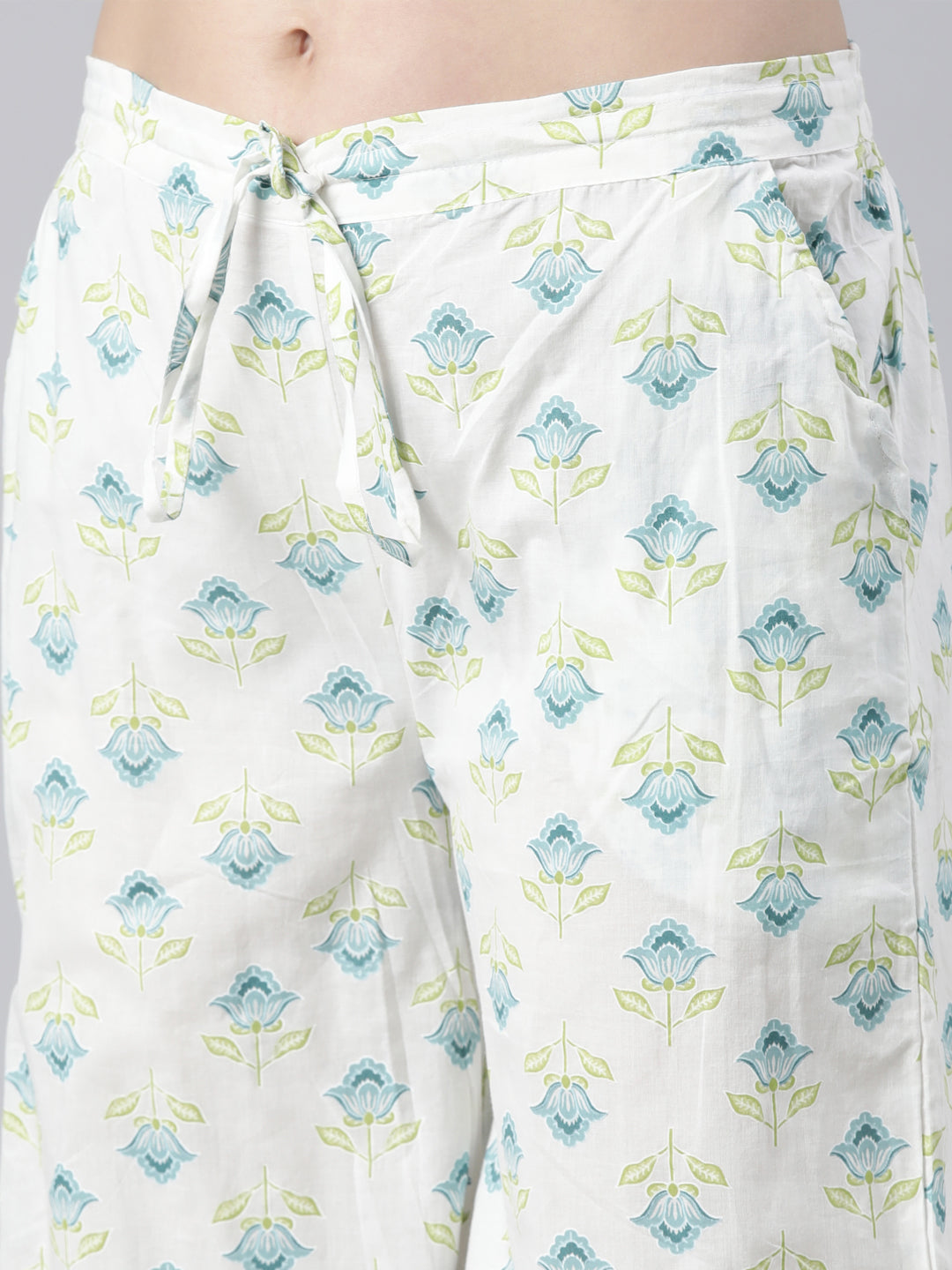 Neerus Green cotton printed suit set - detail view 2