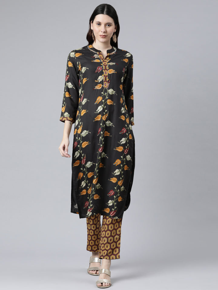 Neerus Women Black Cotton Floral Printed Kurta