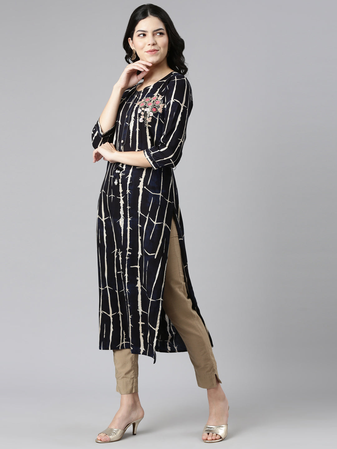 Neerus Navy Blue Regular Straight Printed Kurtas