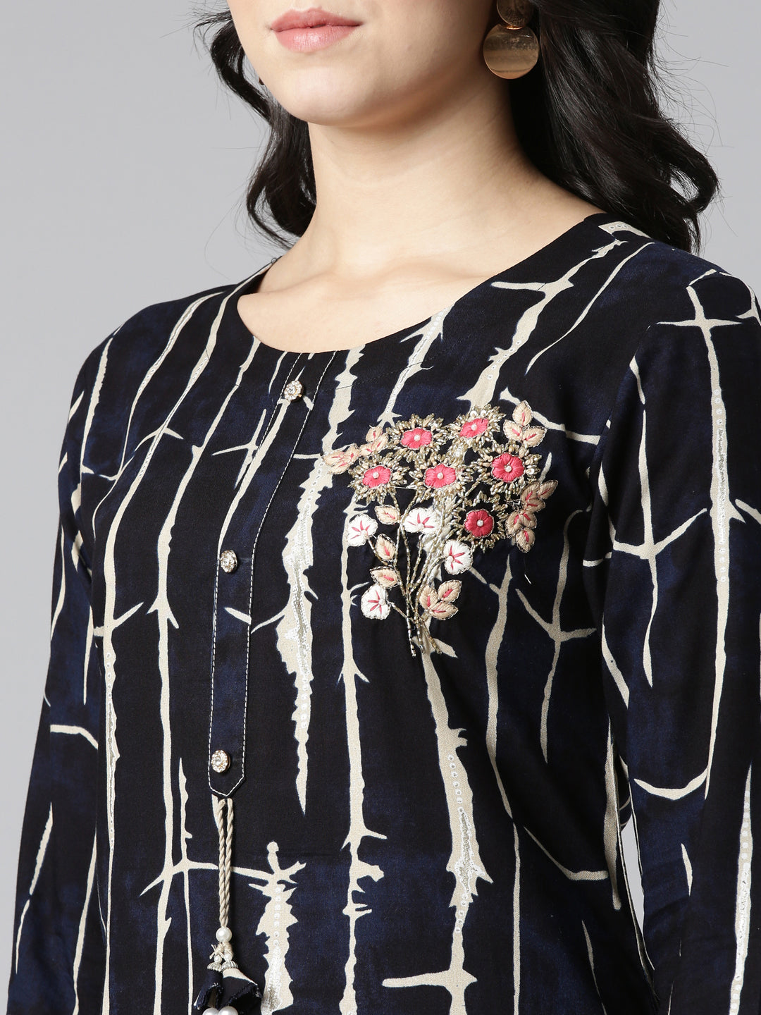 Neerus Navy Blue Regular Straight Printed Kurtas