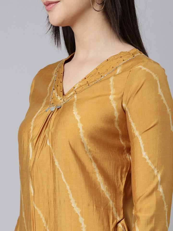 Neerus Yellow cotton printed striped suit set - detail view 1
