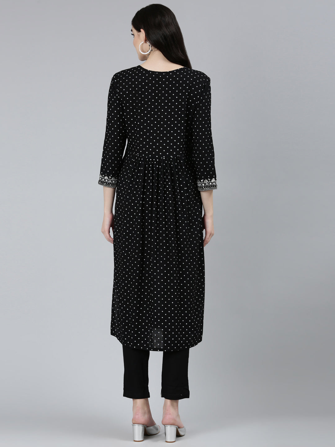 Neerus Black Regular Straight Floral Kurta Sets And Trousers