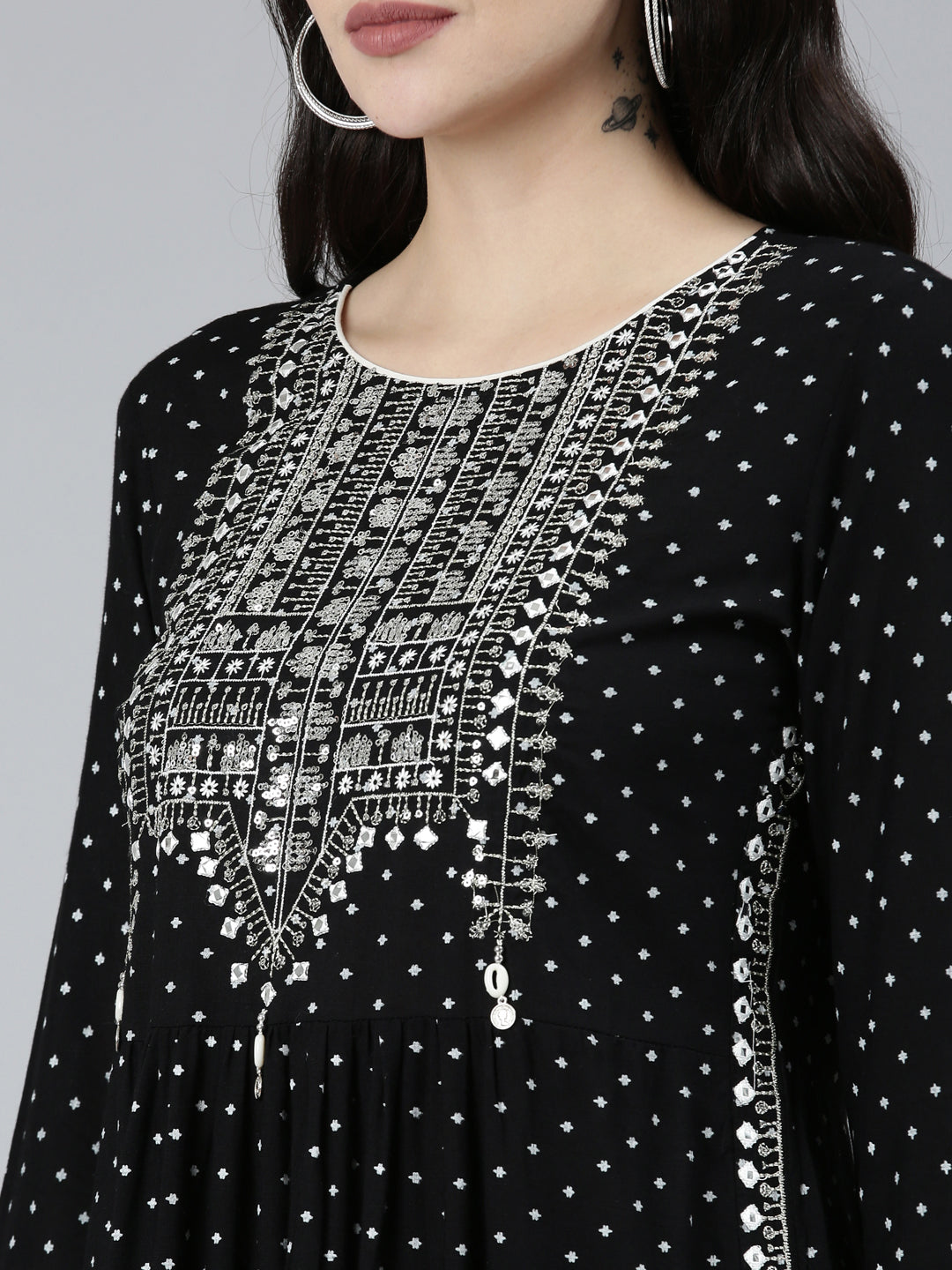 Neerus Black Regular Straight Floral Kurta Sets And Trousers