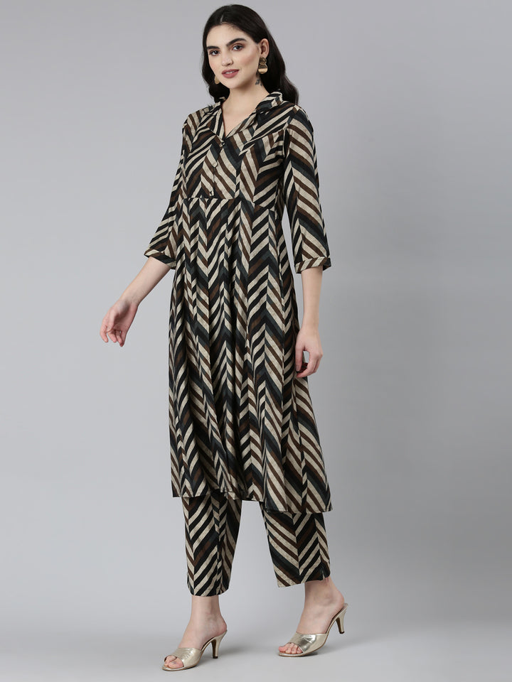 Neerus Grey cotton printed kurta set with trousers - back view