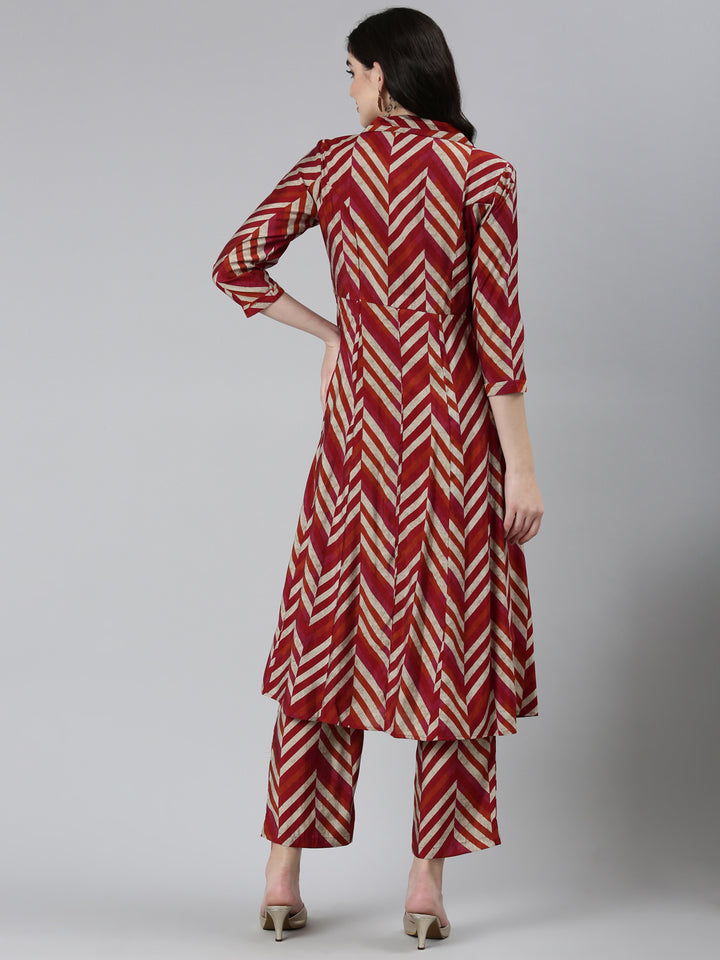 Neerus Maroon printed chevron kurta set with trousers - side view