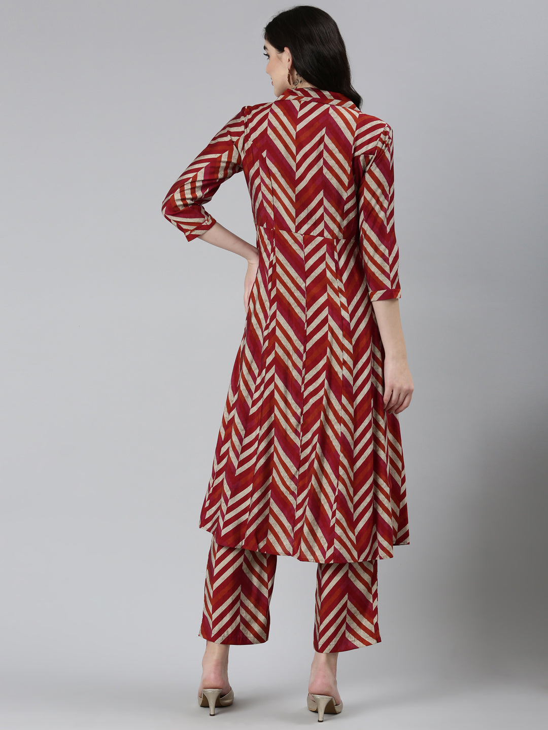 Neerus Maroon Regular Straight Chevron Kurta Sets And Trousers