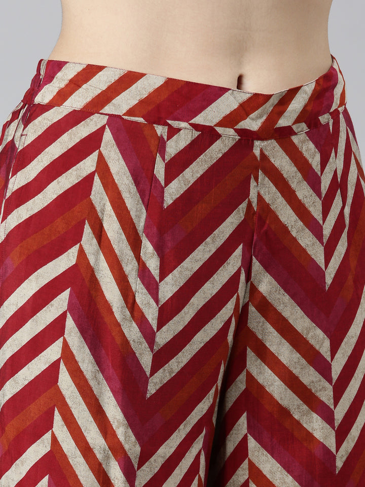 Neerus Maroon printed chevron kurta set with trousers - detail view 3