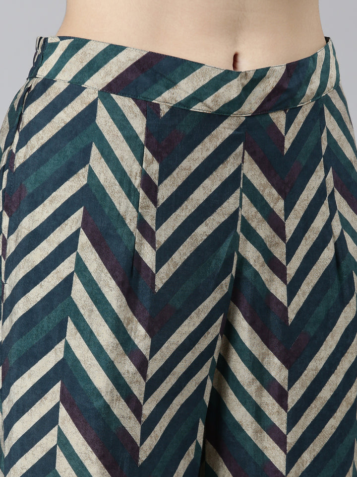 Neerus Green Regular Straight Chevron Kurta Sets And Trousers