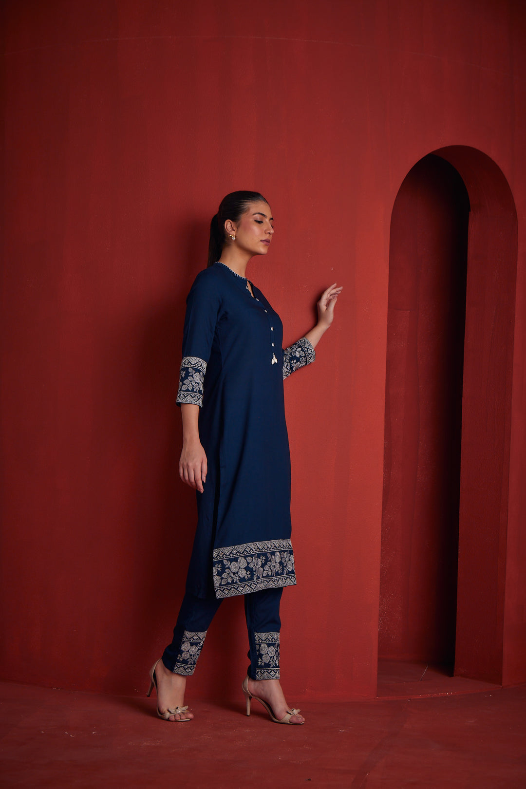 Neerus Peacock Regular Straight Solid Kurta Sets And Trousers