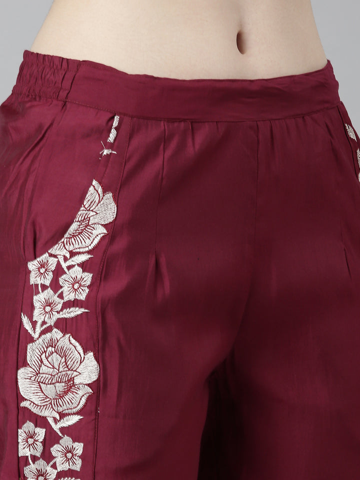 Neerus Maroon printed floral kurta set - detail view 3