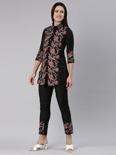 Neerus Black Regular Straight Embroidered Kurta And Trousers