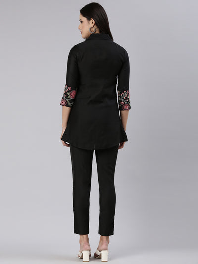 Neerus Black Regular Straight Embroidered Kurta And Trousers