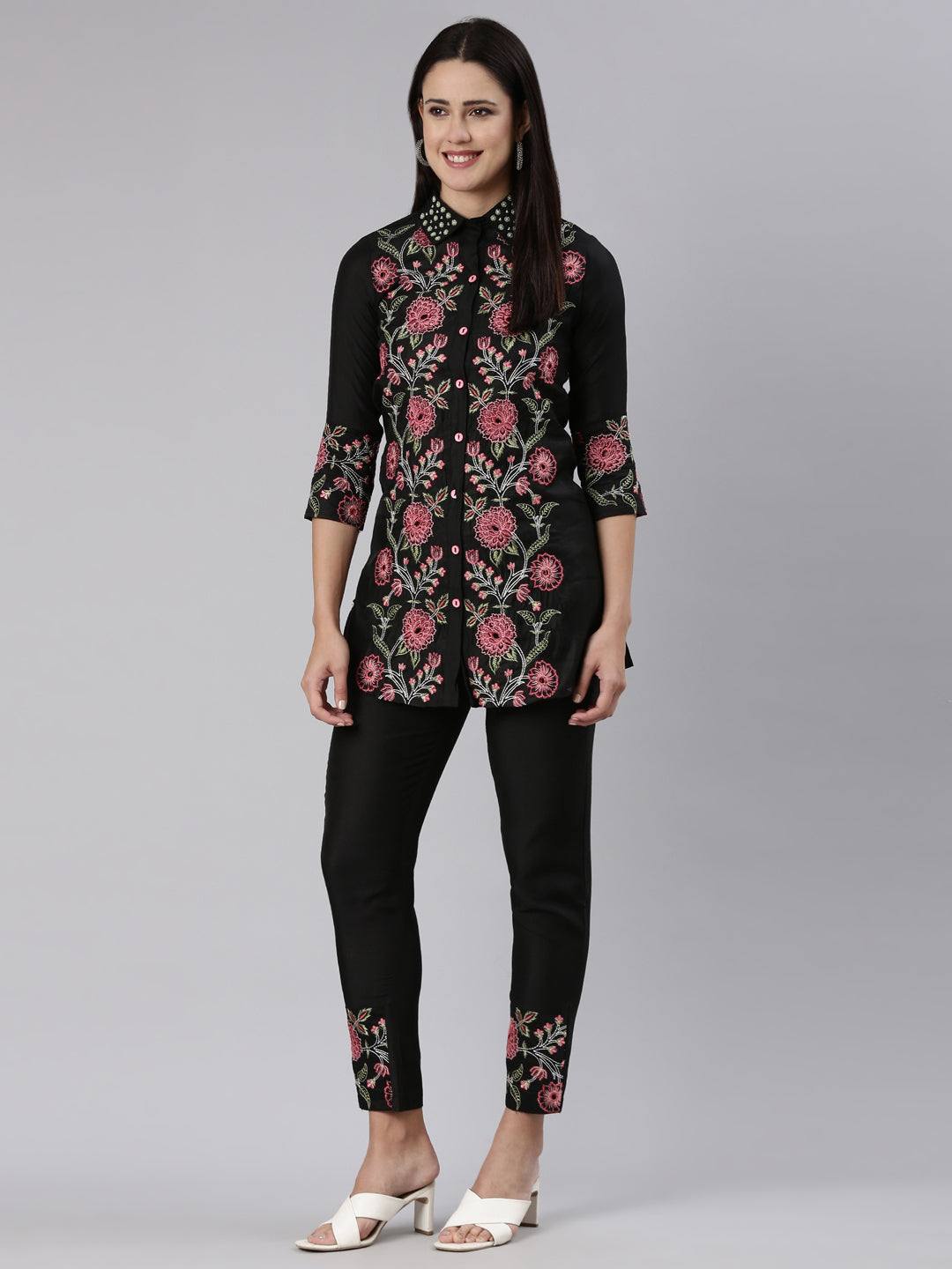 Neerus Black Regular Straight Embroidered Kurta And Trousers