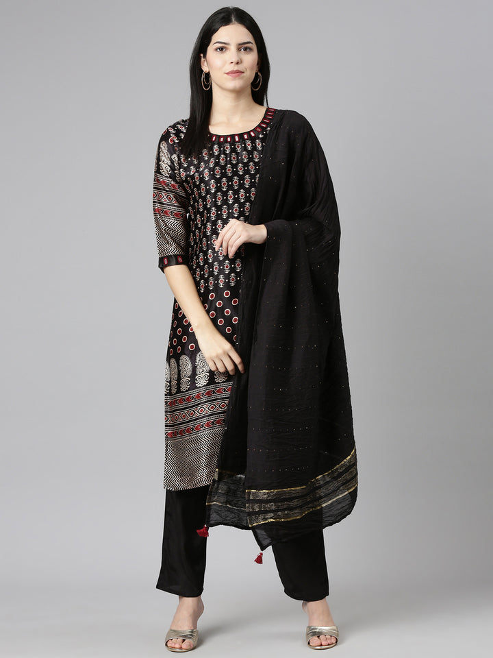 Neerus Black printed straight kurta set with dupatta - detail view 2