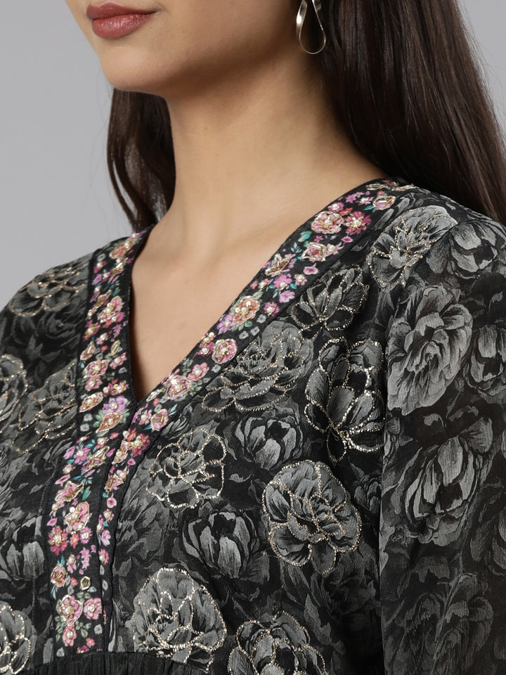 Neerus Grey printed floral suit set straight kurta with trouser and dupatta - detail view 1