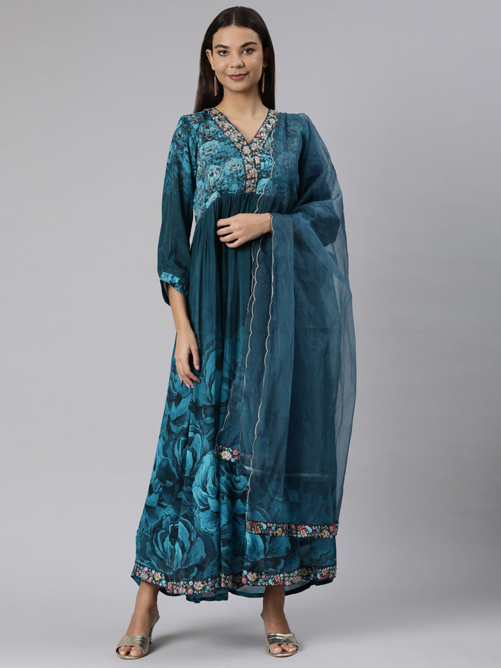 Neerus Green printed floral suit set - front view