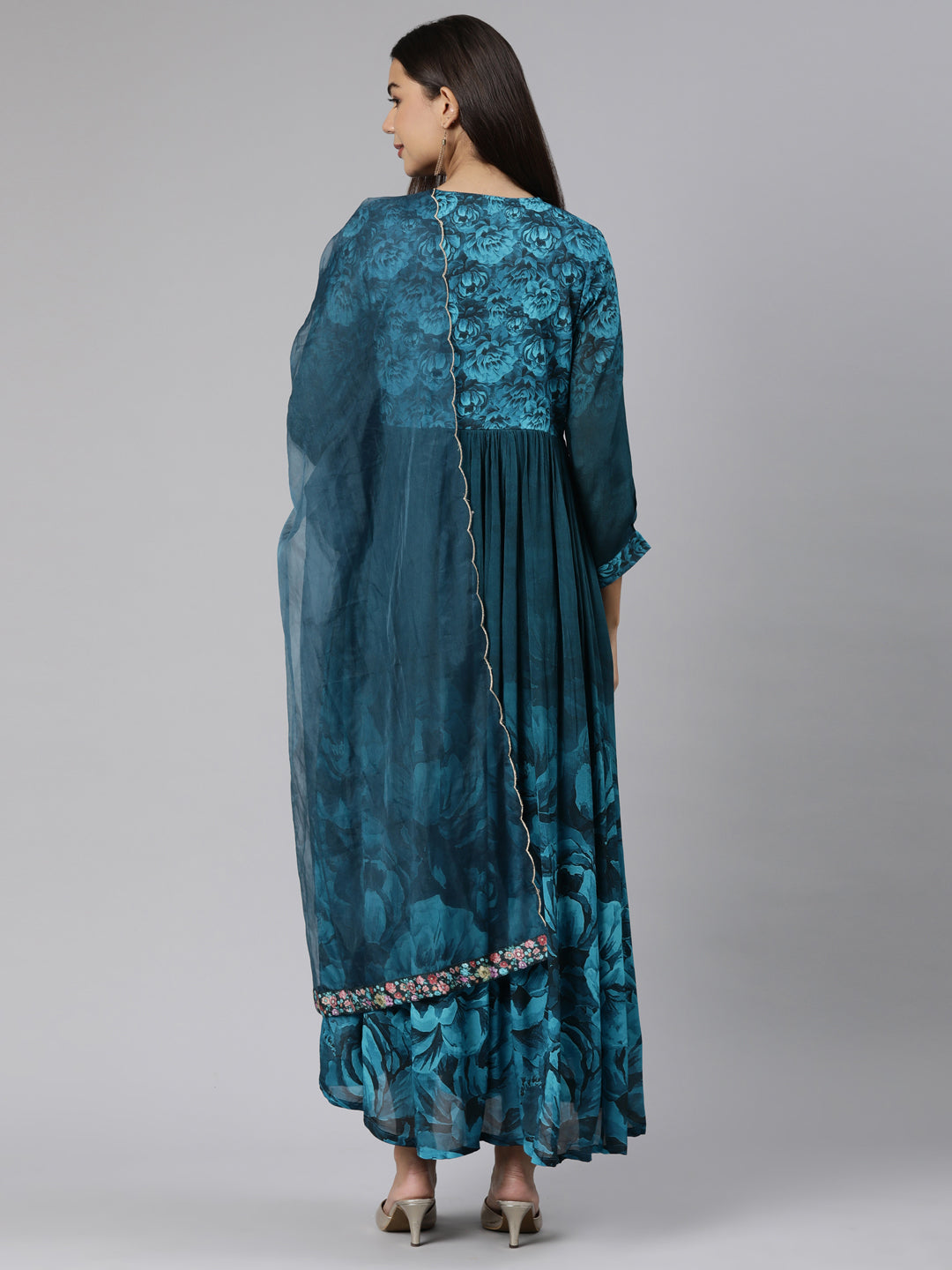Neerus Green printed floral suit set - side view