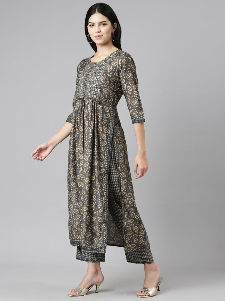 Neerus Grey printed straight kurta set with dupatta - back view