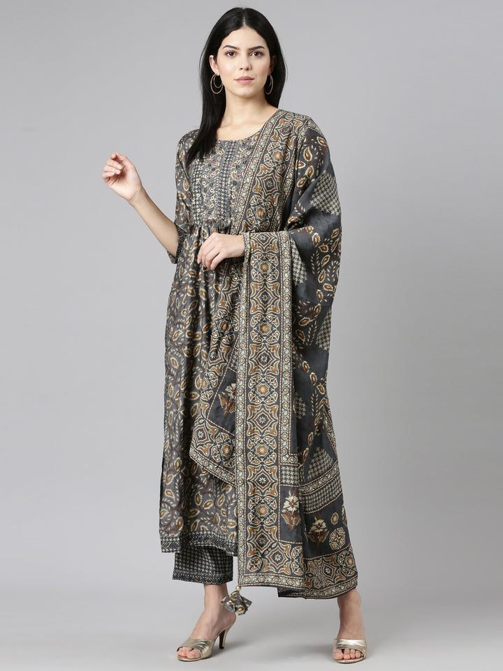 Neerus Grey printed straight kurta set with dupatta - detail view 2