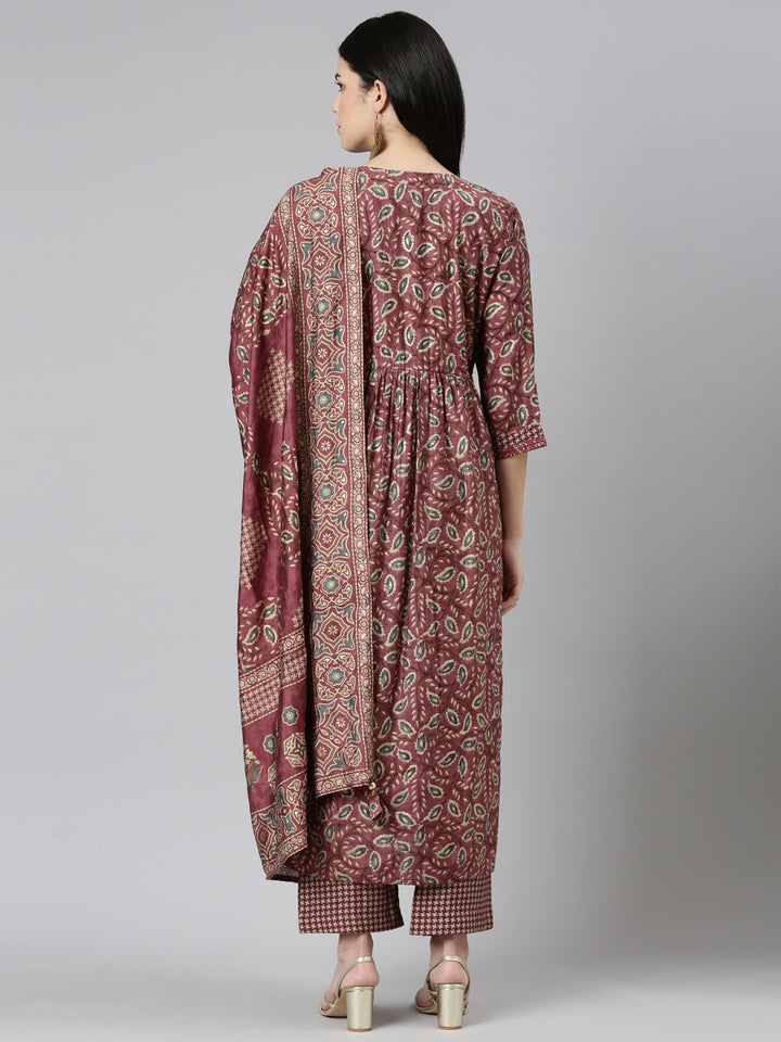 Neerus Pink printed straight kurta set with dupatta - side view