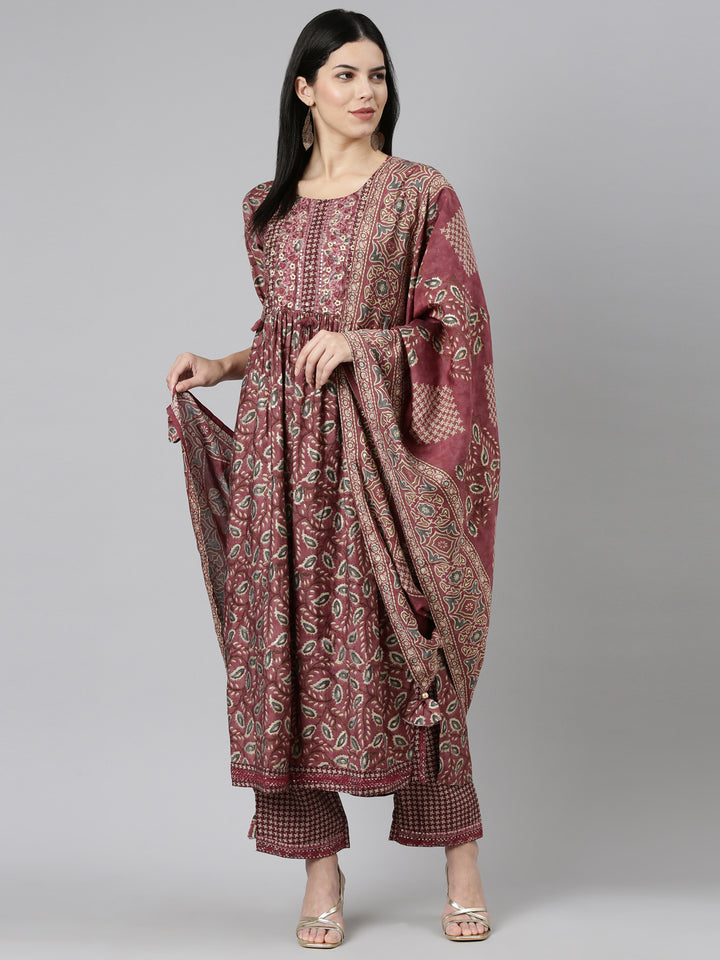Neerus Pink printed straight kurta set with dupatta - detail view 2