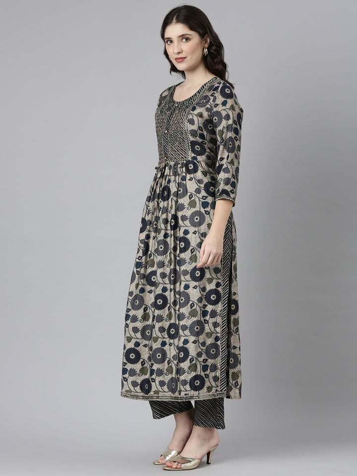 Neerus Grey printed straight kurta set with trousers and dupatta - back view