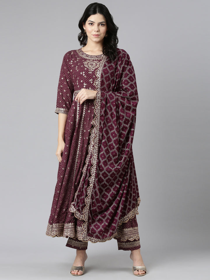 Neerus Purple embroidered straight kurta set with dupatta - detail view 2