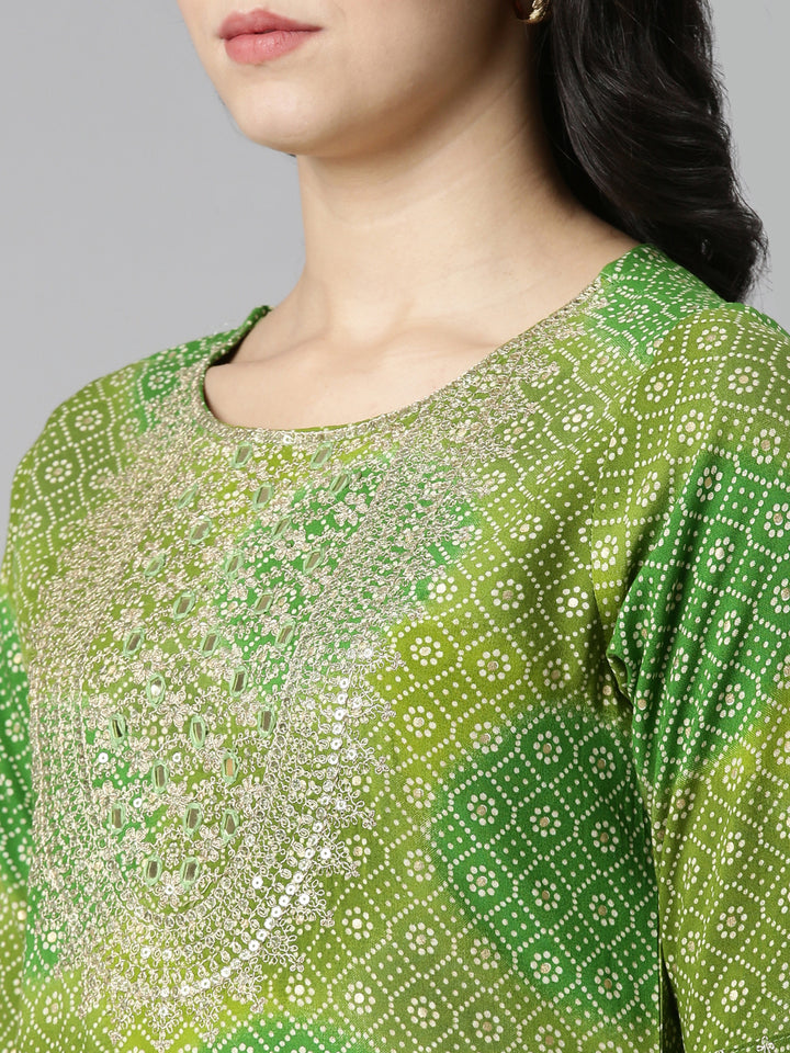 Neerus Green printed straight kurta set with salwar and dupatta - detail view 1