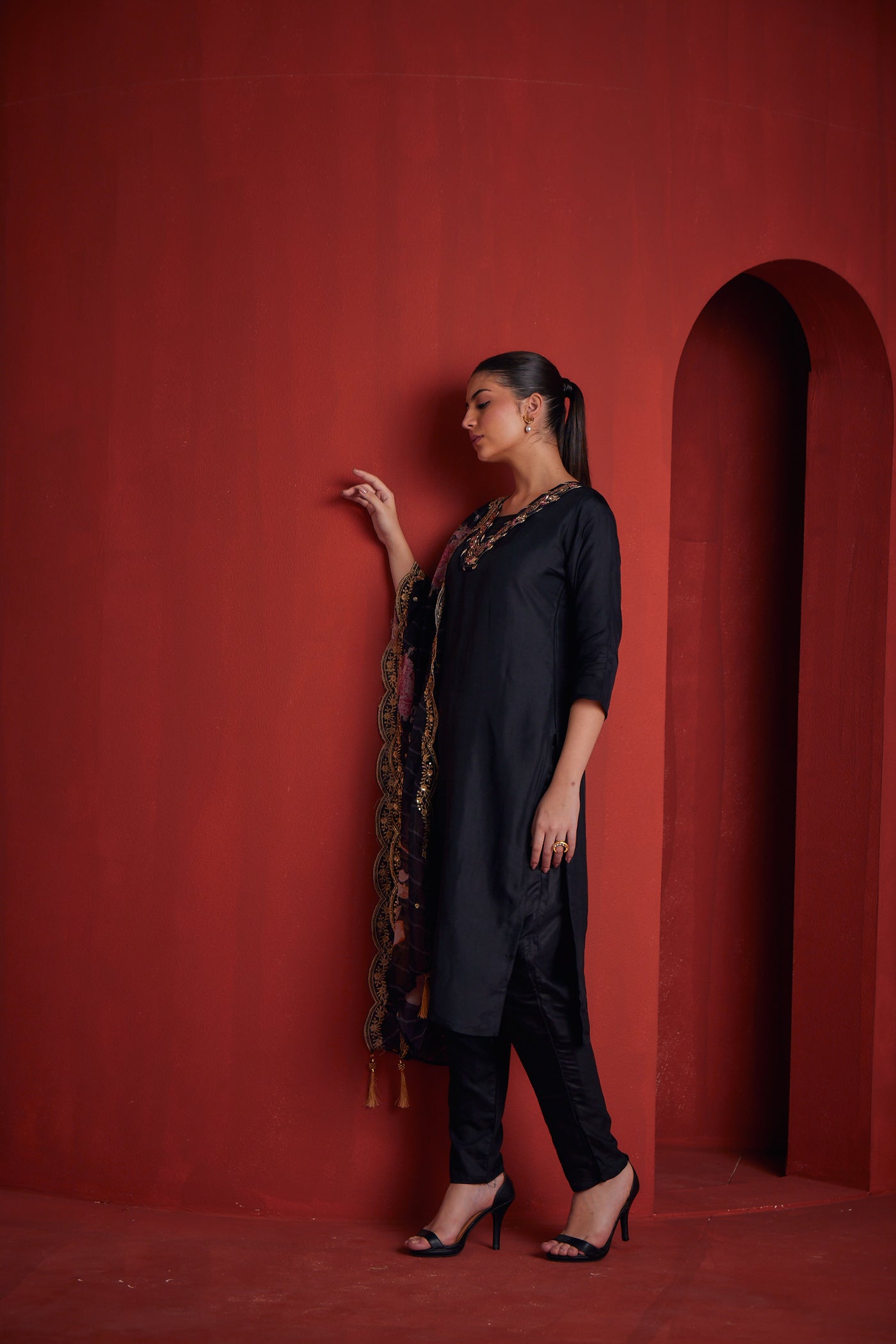 Neeru's Women's Black Regular Straight Solid Kurta Sets And Trousers With Floral Dupatta