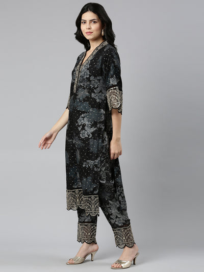Neeru's Black Regular Straight Printed Readymade Suits