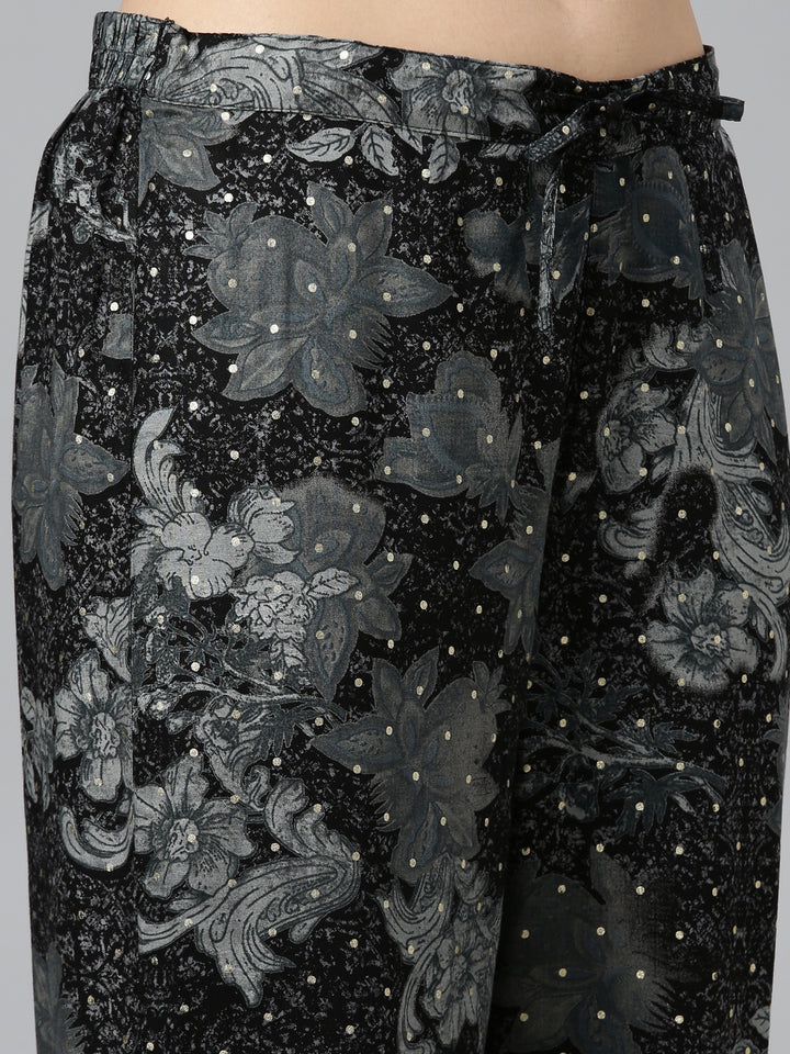 Neerus Black printed straight kurta set with dupatta - detail view 3