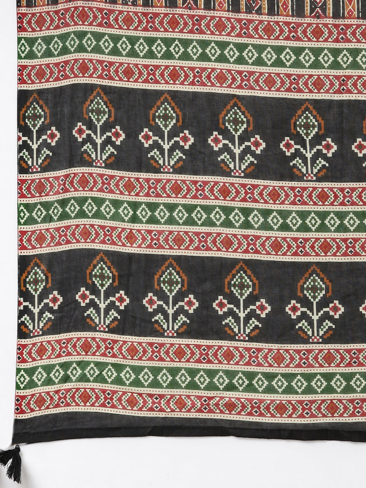 Neerus Black printed floral suit set - detail view 3