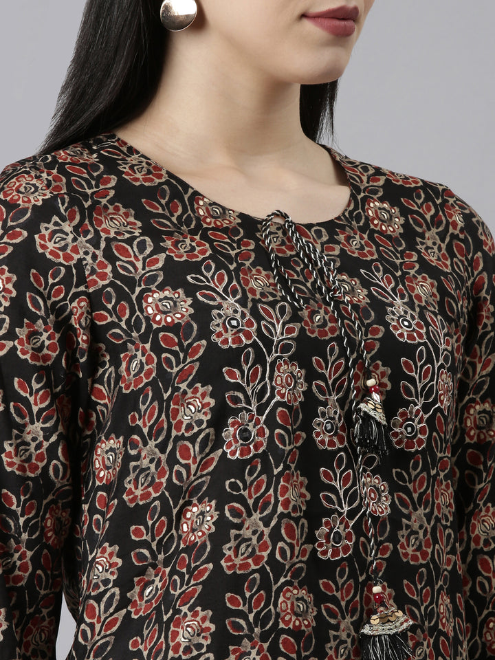 Neerus Black Regular Straight Solid Readymade Suits