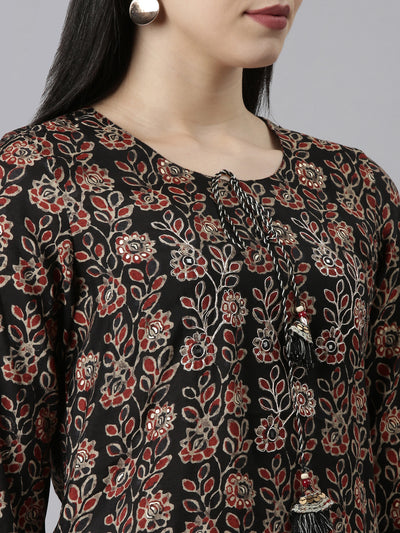 Neeru's Black Regular Straight Solid Readymade Suits