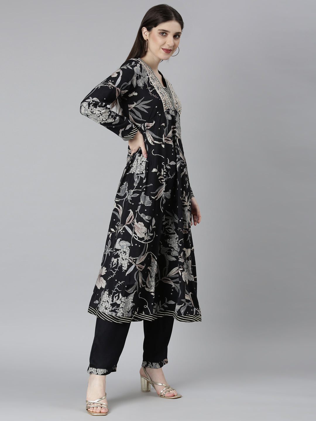 Neerus Black printed floral suit set - back view