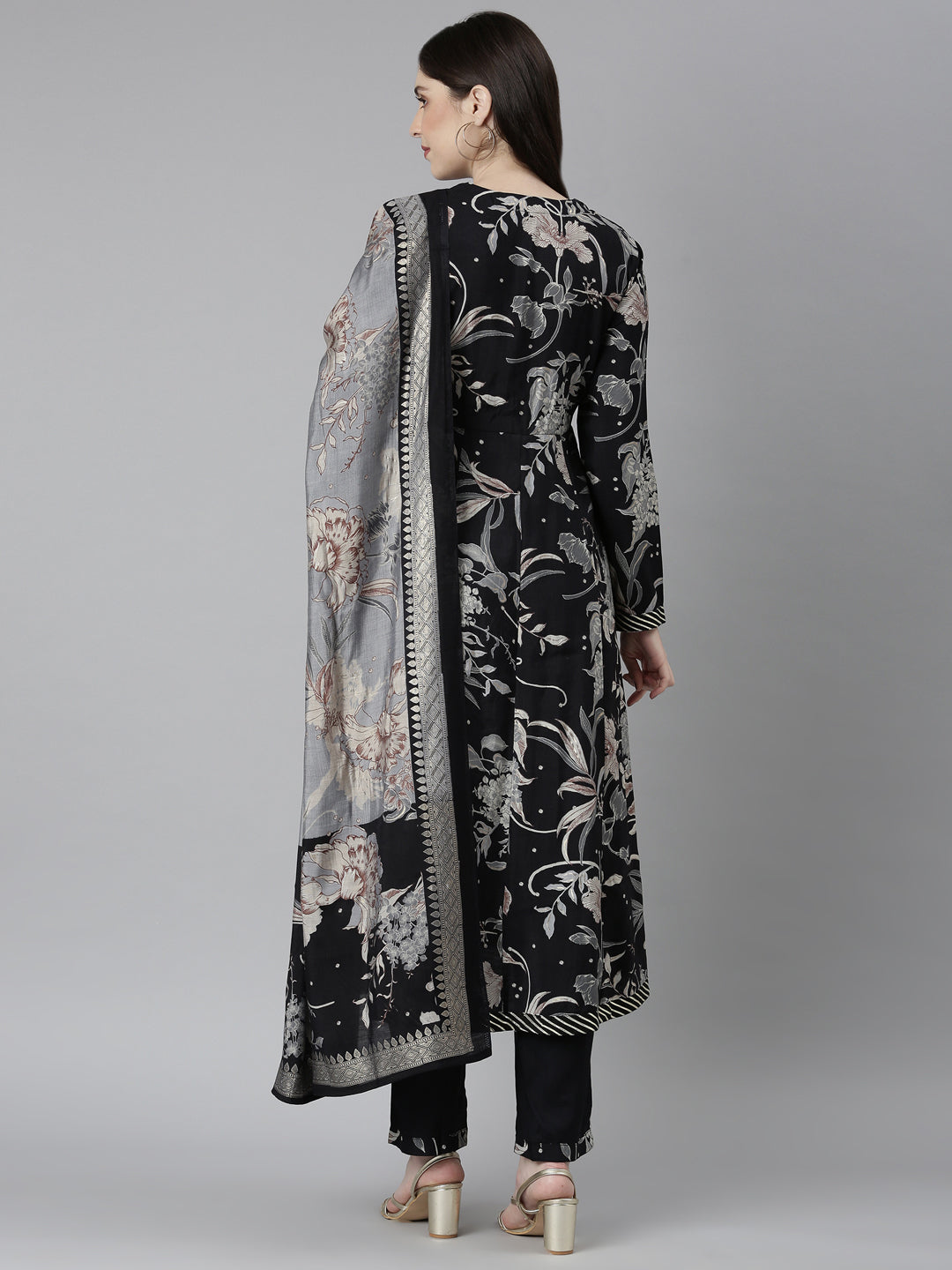 Neerus Black printed floral suit set - side view