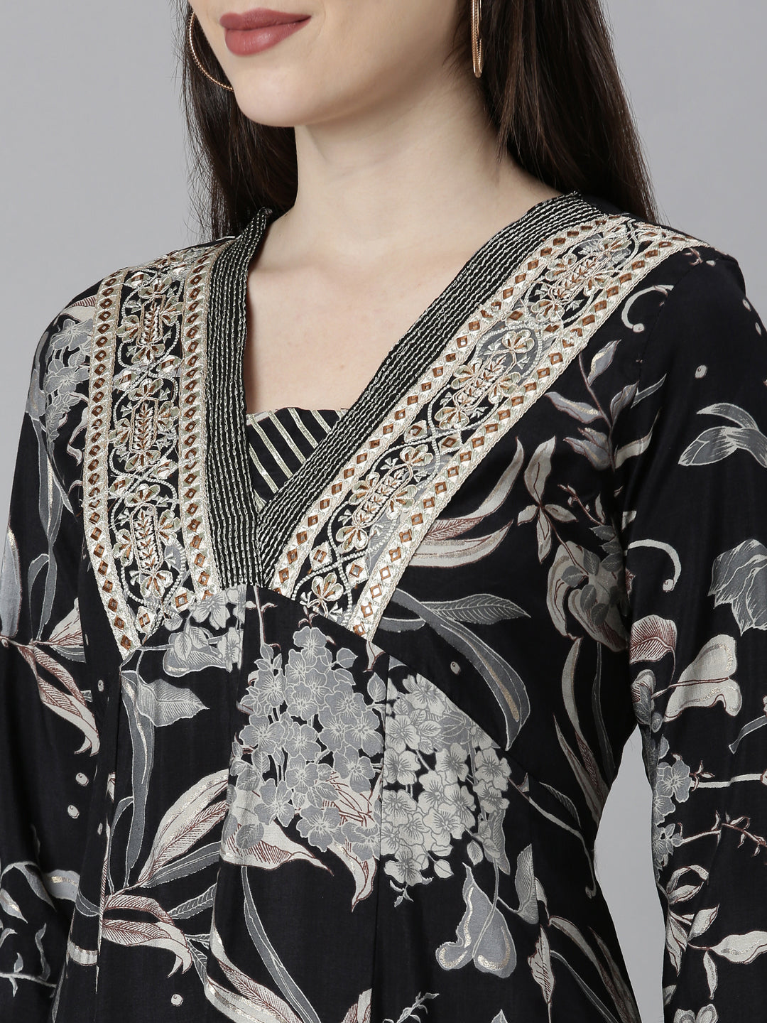 Neerus Black printed floral suit set - detail view 1