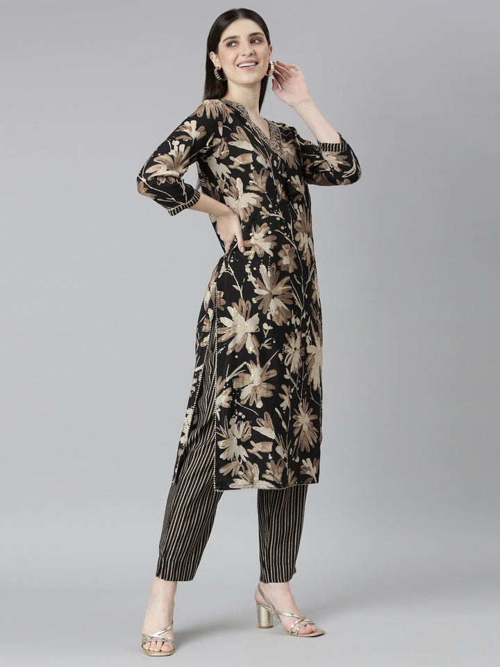 Neerus Black floral printed straight kurta set - back view