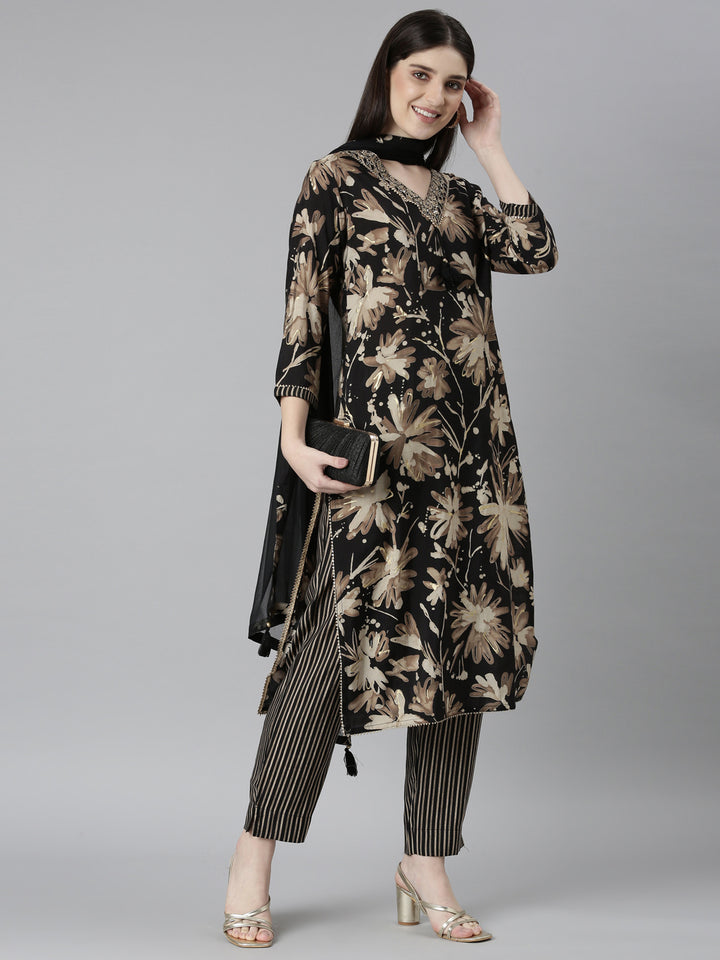 Neerus Black floral printed straight kurta set - detail view 2