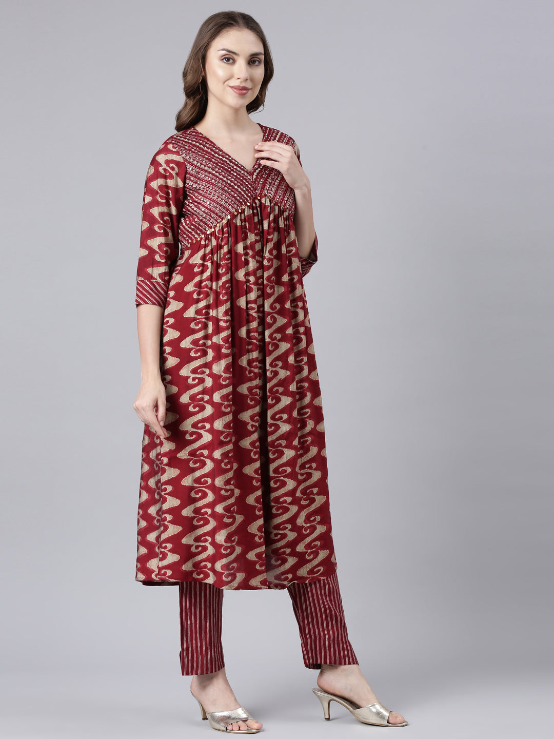 Neerus Maroon printed panelled suit set - side view