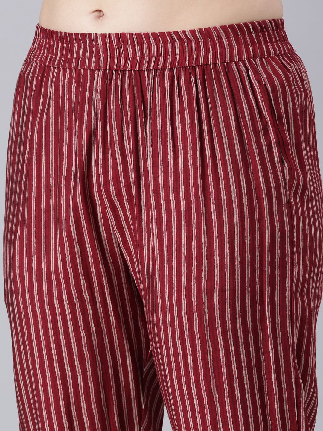 Neerus Maroon printed panelled suit set - detail view 4