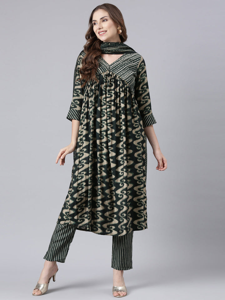 Neerus Green printed straight suit set panelled kurta with trouser and dupatta - detail view 3