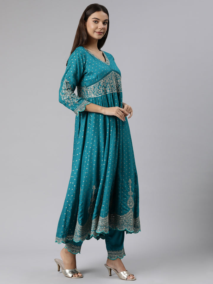 Neerus Green printed floral straight suit set - back view